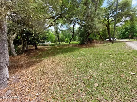 18625 NE 238th Ter, Fort Mc Coy, FL 32134