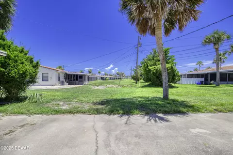Exterior - 106 Cardinal Dr, Ormond Beach, FL 32176 photo 5 of 8
