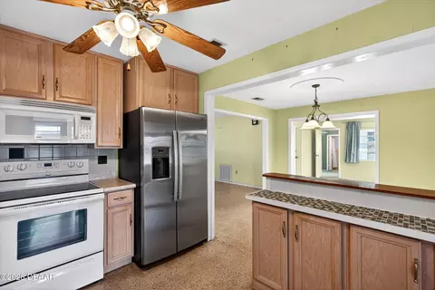 Kitchen - 60 Benjamin Dr, Ormond Beach, FL 32176 photo 4 of 4