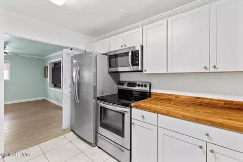 Kitchen - 672 Cordova Ave, Ormond Beach, FL 32174 photo 3 of 4