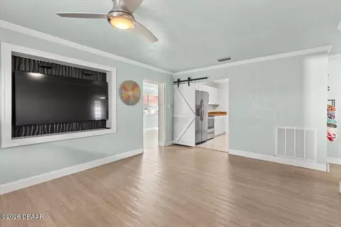 Living - 672 Cordova Ave, Ormond Beach, FL 32174 photo 2 of 4