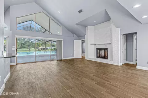 Living - 31 Magnolia Ct, Ormond Beach, FL 32174 photo 2 of 11