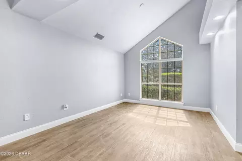 Living - 31 Magnolia Ct, Ormond Beach, FL 32174 photo 6 of 11