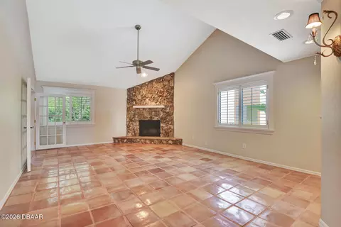 Living - 105 Horseshoe Trl, Ormond Beach, FL 32174 photo 5 of 10