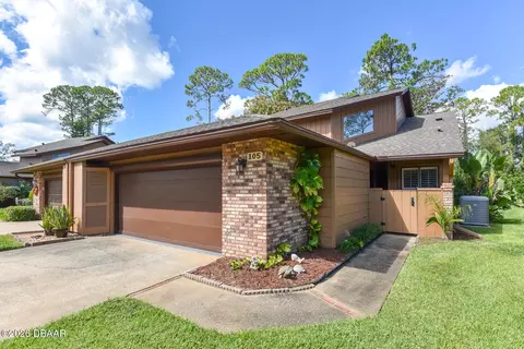 Exterior - 105 Horseshoe Trl, Ormond Beach, FL 32174 photo 2 of 12