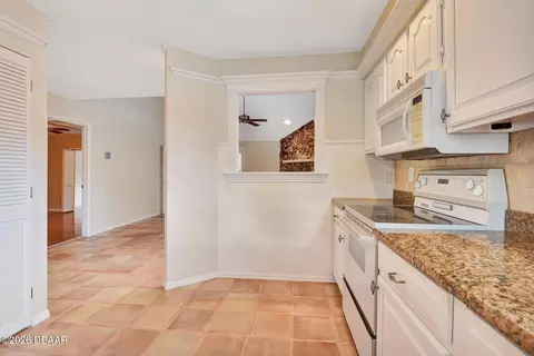 Kitchen - 105 Horseshoe Trl, Ormond Beach, FL 32174 photo 3 of 3