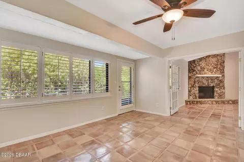 Living - 105 Horseshoe Trl, Ormond Beach, FL 32174 photo 3 of 10