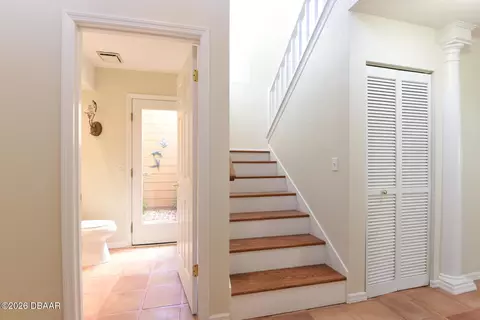 Entry Way - 105 Horseshoe Trl, Ormond Beach, FL 32174 photo 2 of 5