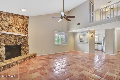 Living - 105 Horseshoe Trl, Ormond Beach, FL 32174 photo 6 of 10