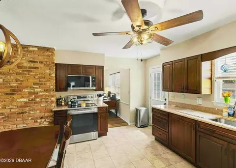 Kitchen - 26 S St Andrews Dr, Ormond Beach, FL 32174 photo 2 of 2