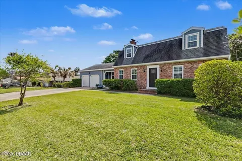 Exterior - 26 S St Andrews Dr, Ormond Beach, FL 32174 photo 2 of 16