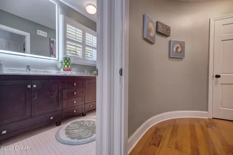 Entry Way - 105 Riverside Dr, Ormond Beach, FL 32176 photo 7 of 12