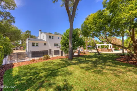 Exterior - 105 Riverside Dr, Ormond Beach, FL 32176 photo 11 of 24