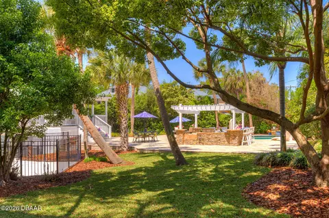 Exterior - 105 Riverside Dr, Ormond Beach, FL 32176 photo 12 of 24
