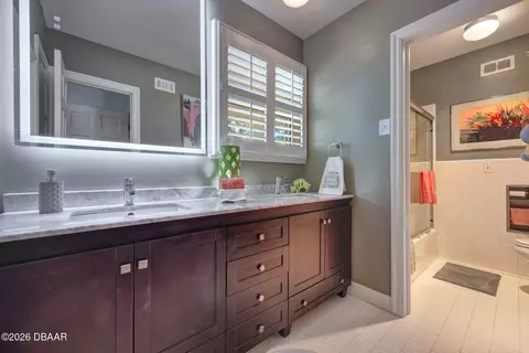 Bath - 105 Riverside Dr, Ormond Beach, FL 32176 photo 3 of 13