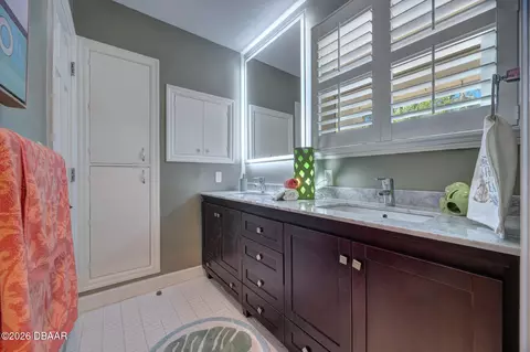 Bath - 105 Riverside Dr, Ormond Beach, FL 32176 photo 6 of 13