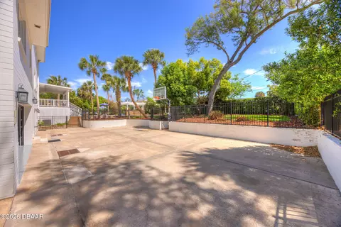 Exterior - 105 Riverside Dr, Ormond Beach, FL 32176 photo 10 of 24