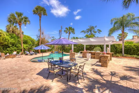 Exterior - 105 Riverside Dr, Ormond Beach, FL 32176 photo 14 of 24