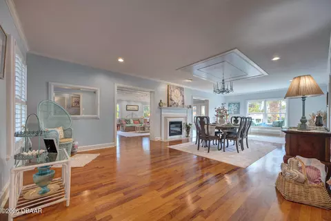 Dining - 105 Riverside Dr, Ormond Beach, FL 32176 photo 3 of 7