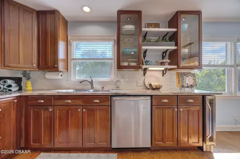 Kitchen - 105 Riverside Dr, Ormond Beach, FL 32176 photo 3 of 7