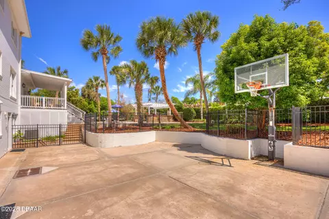 Exterior - 105 Riverside Dr, Ormond Beach, FL 32176 photo 9 of 24