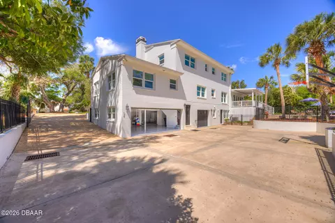 Exterior - 105 Riverside Dr, Ormond Beach, FL 32176 photo 8 of 24