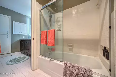 Bath - 105 Riverside Dr, Ormond Beach, FL 32176 photo 5 of 13