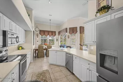 Kitchen - 11 Crescent Lake Way, Ormond Beach, FL 32174 photo 5 of 5
