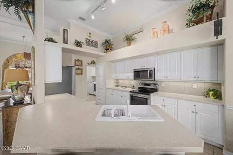 Kitchen - 11 Crescent Lake Way, Ormond Beach, FL 32174 photo 3 of 5