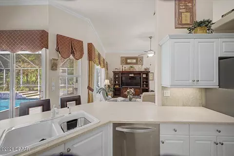 Kitchen - 11 Crescent Lake Way, Ormond Beach, FL 32174 photo 1 of 5