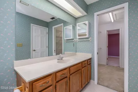Bath - 99 Old Barn Trl, Ormond Beach, FL 32174 photo 2 of 4