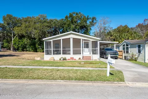 1142 Coquina Blf, Daytona Beach, FL 32117