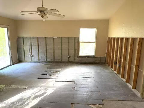 Living - 250 Willow Pl, Ormond Beach, FL 32174 photo 1 of 1