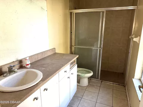 Bath - 250 Willow Pl, Ormond Beach, FL 32174 photo 1 of 2