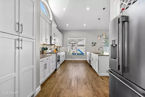 Kitchen - 1 Sand Point Cir, Ormond Beach, FL 32174 photo 3 of 4