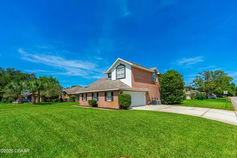 Exterior - 1 Sand Point Cir, Ormond Beach, FL 32174 photo 2 of 10