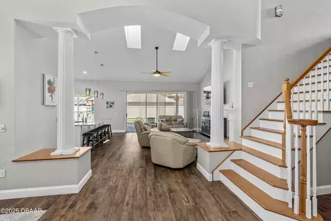 Entry Way - 1 Sand Point Cir, Ormond Beach, FL 32174 photo 2 of 4
