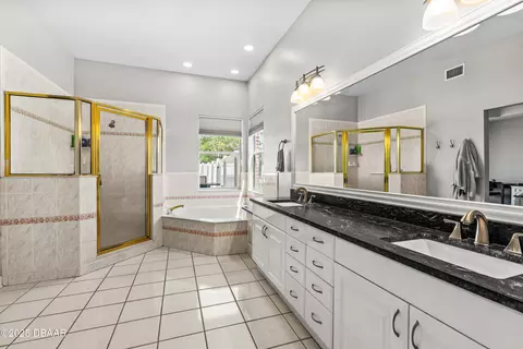 Bath - 1 Sand Point Cir, Ormond Beach, FL 32174 photo 2 of 4