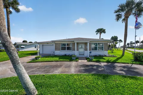 1 Melaleuca Cir, Ormond Beach, FL 32176