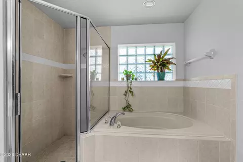 Bath - 110 Lakebluff Dr, Ormond Beach, FL 32174 photo 3 of 4