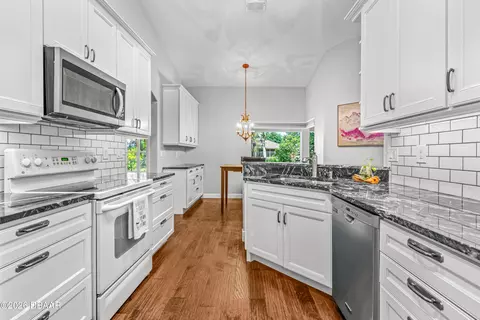 Kitchen - 110 Lakebluff Dr, Ormond Beach, FL 32174 photo 5 of 5