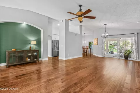 Living - 110 Lakebluff Dr, Ormond Beach, FL 32174 photo 2 of 5