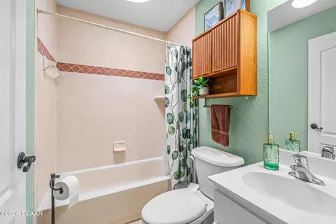 Bath - 110 Lakebluff Dr, Ormond Beach, FL 32174 photo 4 of 4