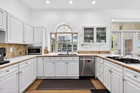 Kitchen - 21 Forest View Way, Ormond Beach, FL 32174 photo 2 of 4