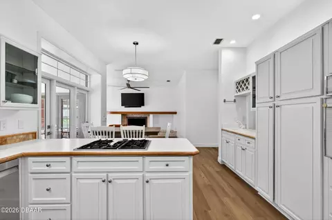Kitchen - 21 Forest View Way, Ormond Beach, FL 32174 photo 3 of 4