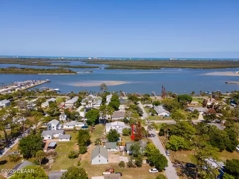 View/Area - 121 E Palm Way, Edgewater, FL 32132 photo 5 of 10