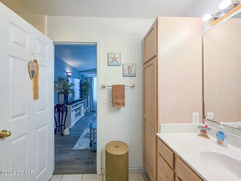 Bath - 121 E Palm Way, Edgewater, FL 32132 photo 4 of 12