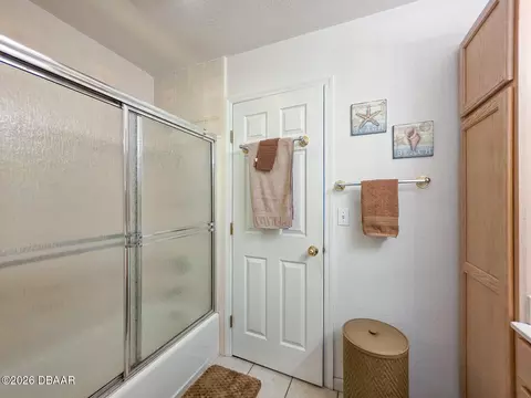 Bath - 121 E Palm Way, Edgewater, FL 32132 photo 6 of 12