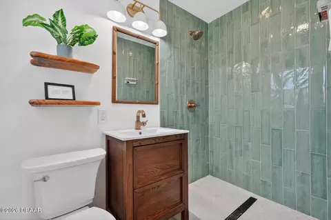 Bath - 215 Ocean Ter, Ormond Beach, FL 32176 photo 1 of 3