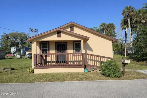 415 N Duss St, New Smyrna Beach, FL 32168